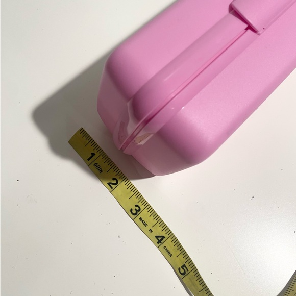 Hello Kitty x Tupperware Small‎ Container - Picture 10 of 10